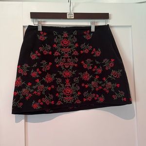 Zara Mini embroidered flower mini skirt
